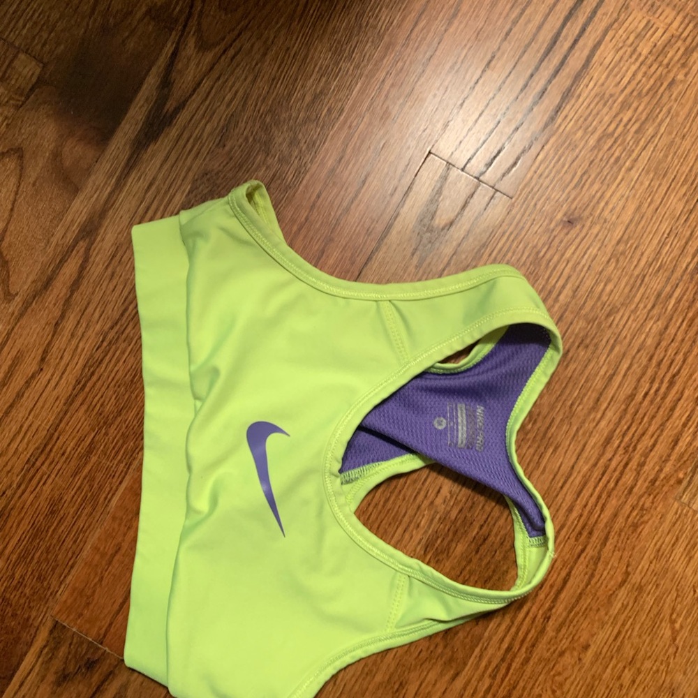 Youth medium Nike sports bra